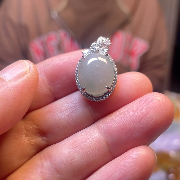 翡翠吊坠(不含链)未镶嵌本**行