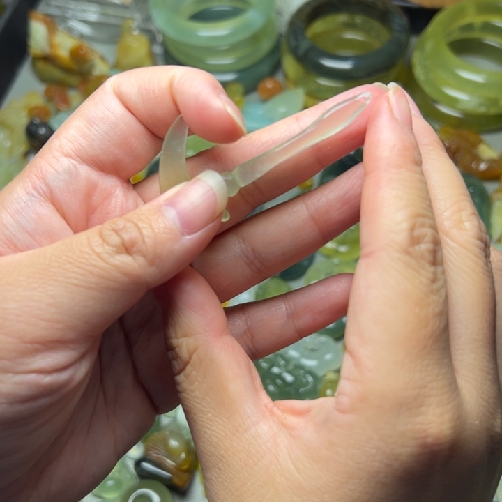 蛇纹石玉未镶嵌微瑕