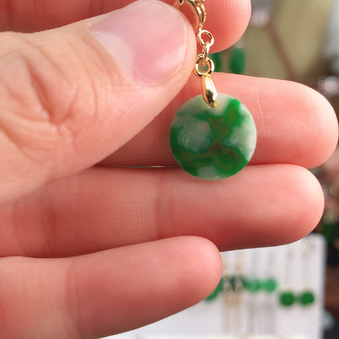 翡翠颈饰未镶嵌吊坠