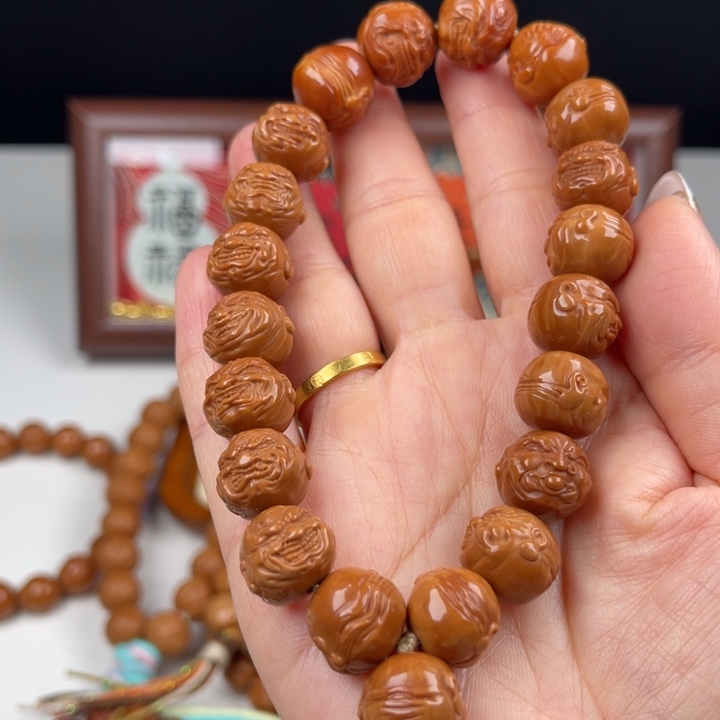 猴头核桃手串恶扔手持