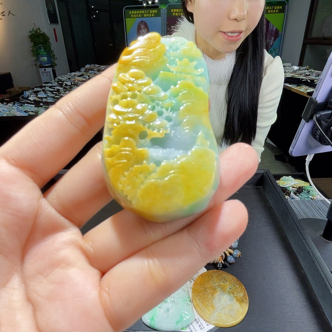 颈饰未镶嵌翡翠一