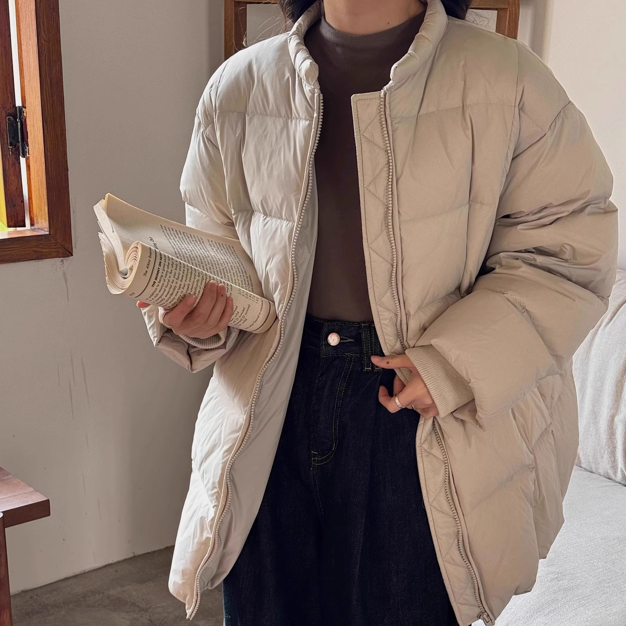 2025年冬季新款白鸭绒羽绒服女中长款圆领宽松韩版极简风宽松外套