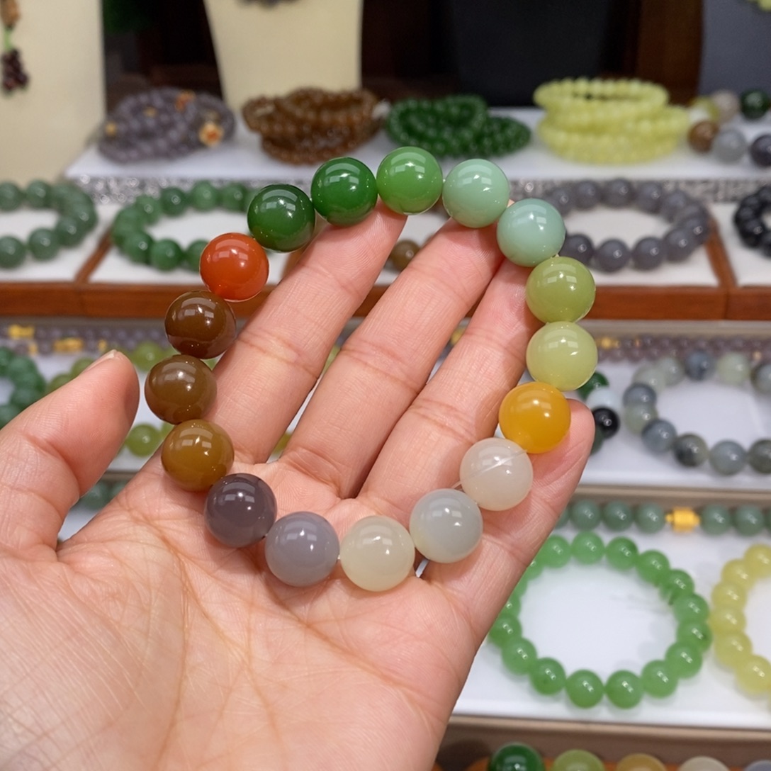 嘻***哈和田玉未镶嵌手串