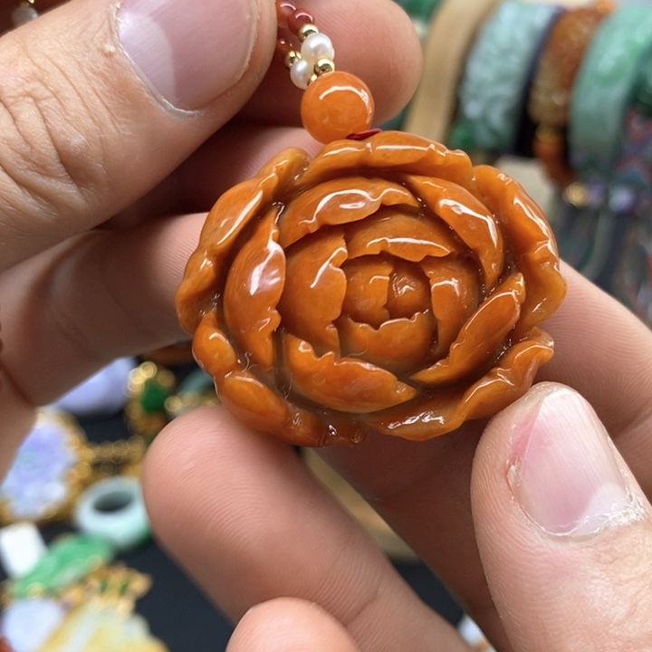 翡翠未镶嵌颈饰吊坠