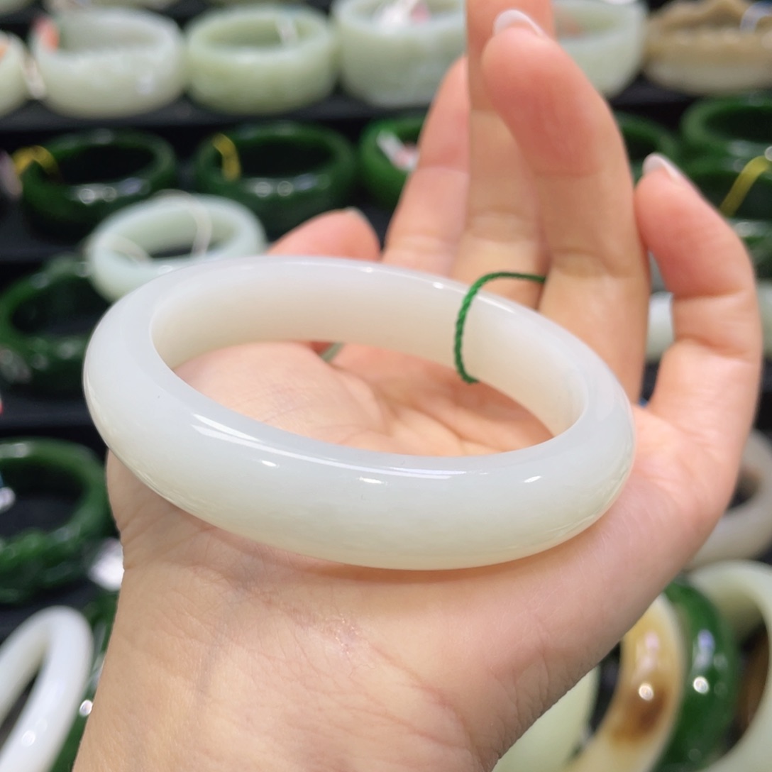 未镶嵌手镯和田玉77