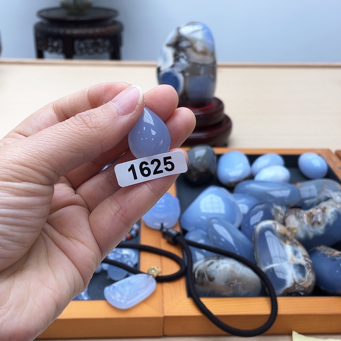 玛瑙/玉髓蓝玉髓未镶嵌