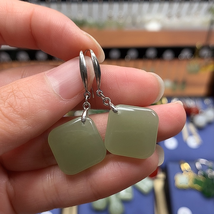 和田玉银S925镶嵌耳饰方糖15左右晴水色