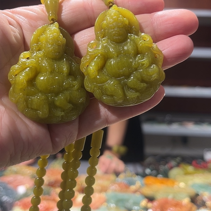 岫玉未镶嵌毛衣链