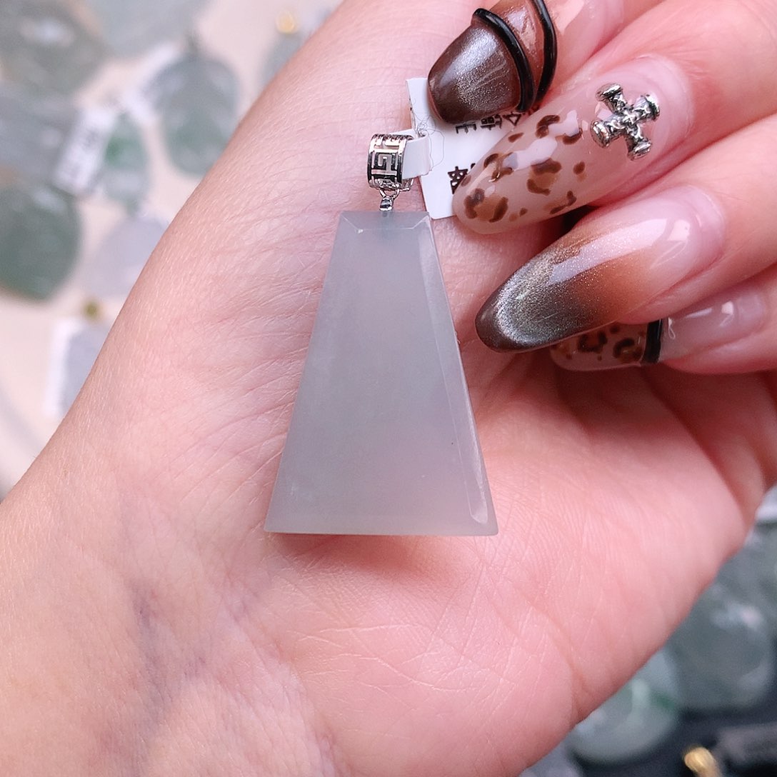 翡翠颈饰18K金镶嵌冰无事牌32、26、19、4