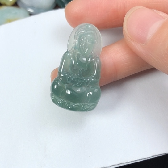 翡翠未镶嵌颈饰缅甸A货，每天下午1点半开播