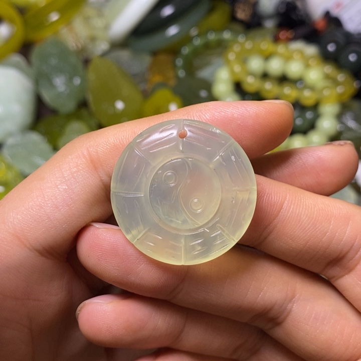 岫玉岫玉颈饰未镶嵌