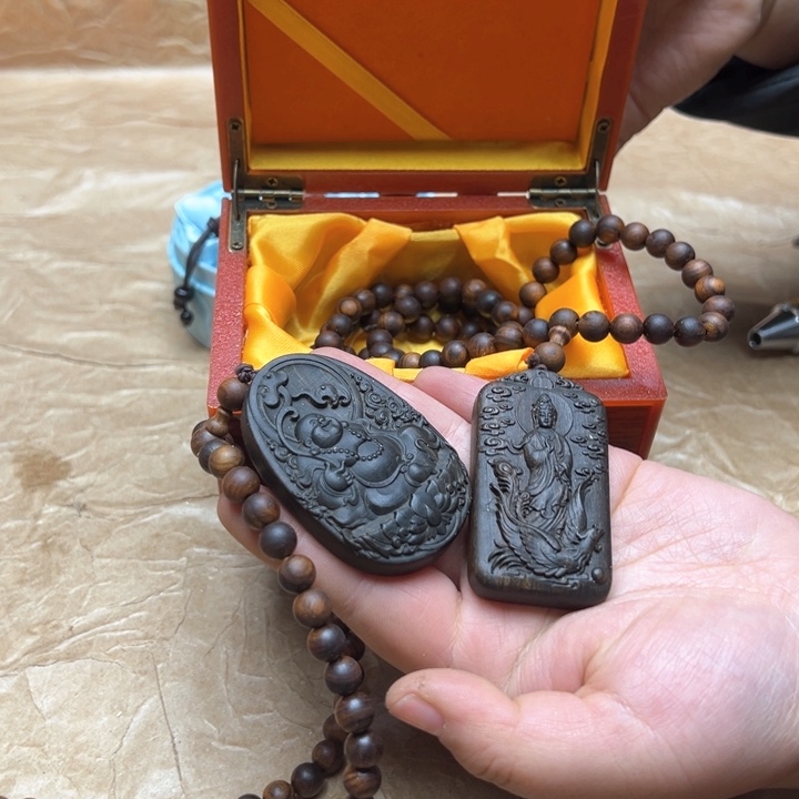 大叶紫檀（黑酸枝木类）