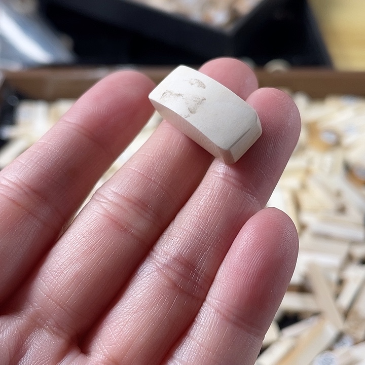 泥塑不打孔联系客服