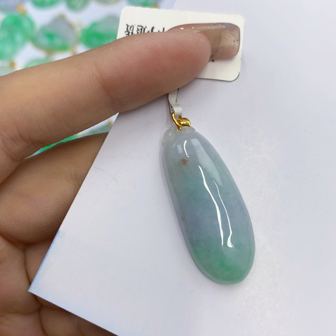 翡翠18K金镶嵌颈饰翡翠