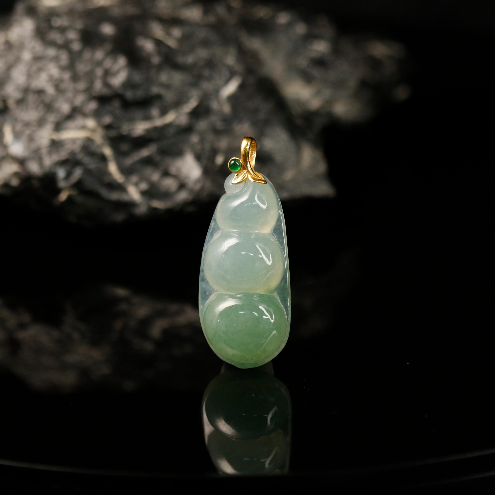 4天然缅甸翡翠A货18k绿豆子/000326/上海嘉禾拍卖