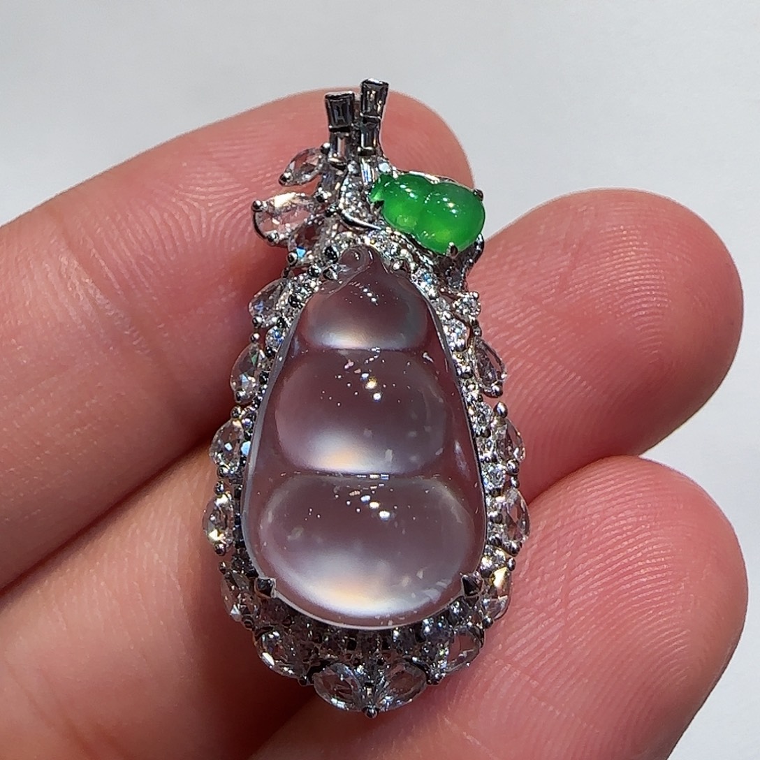 颈饰18K金镶嵌翡翠福豆吊坠