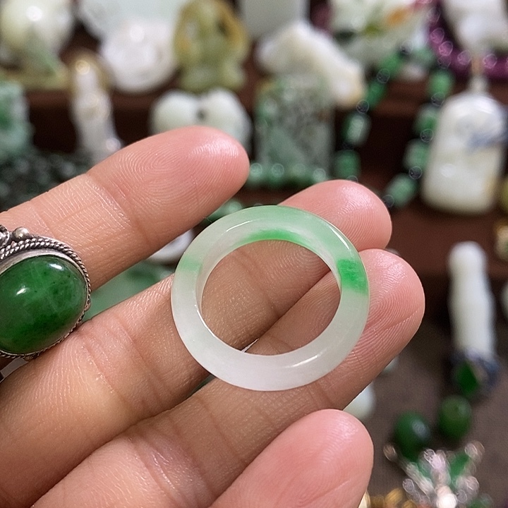 无***看翡翠未镶嵌戒指好看8888888888888