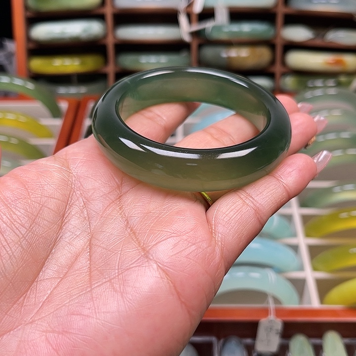 岫玉未镶嵌手镯岫玉