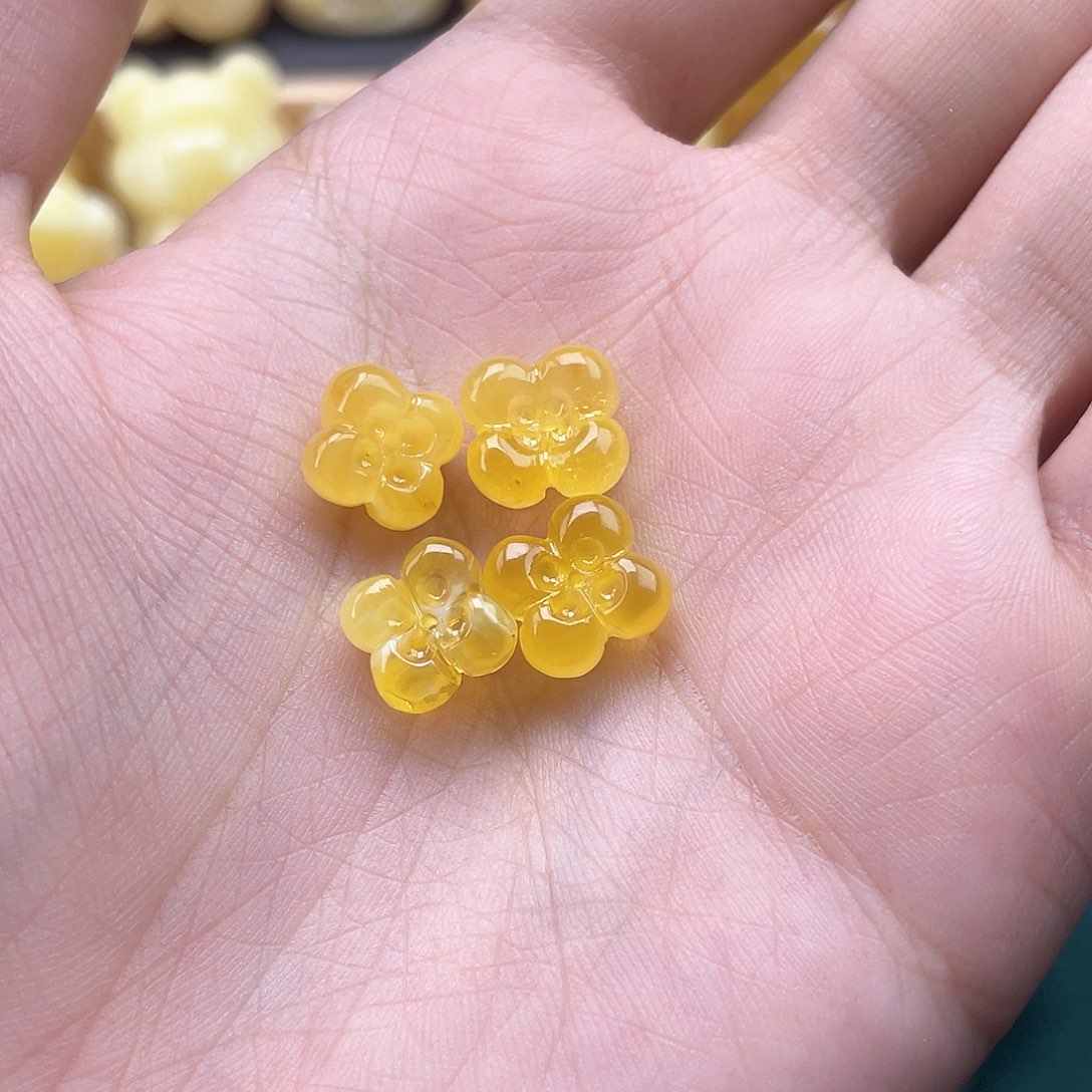 琥珀裸石未镶嵌蜜蜡