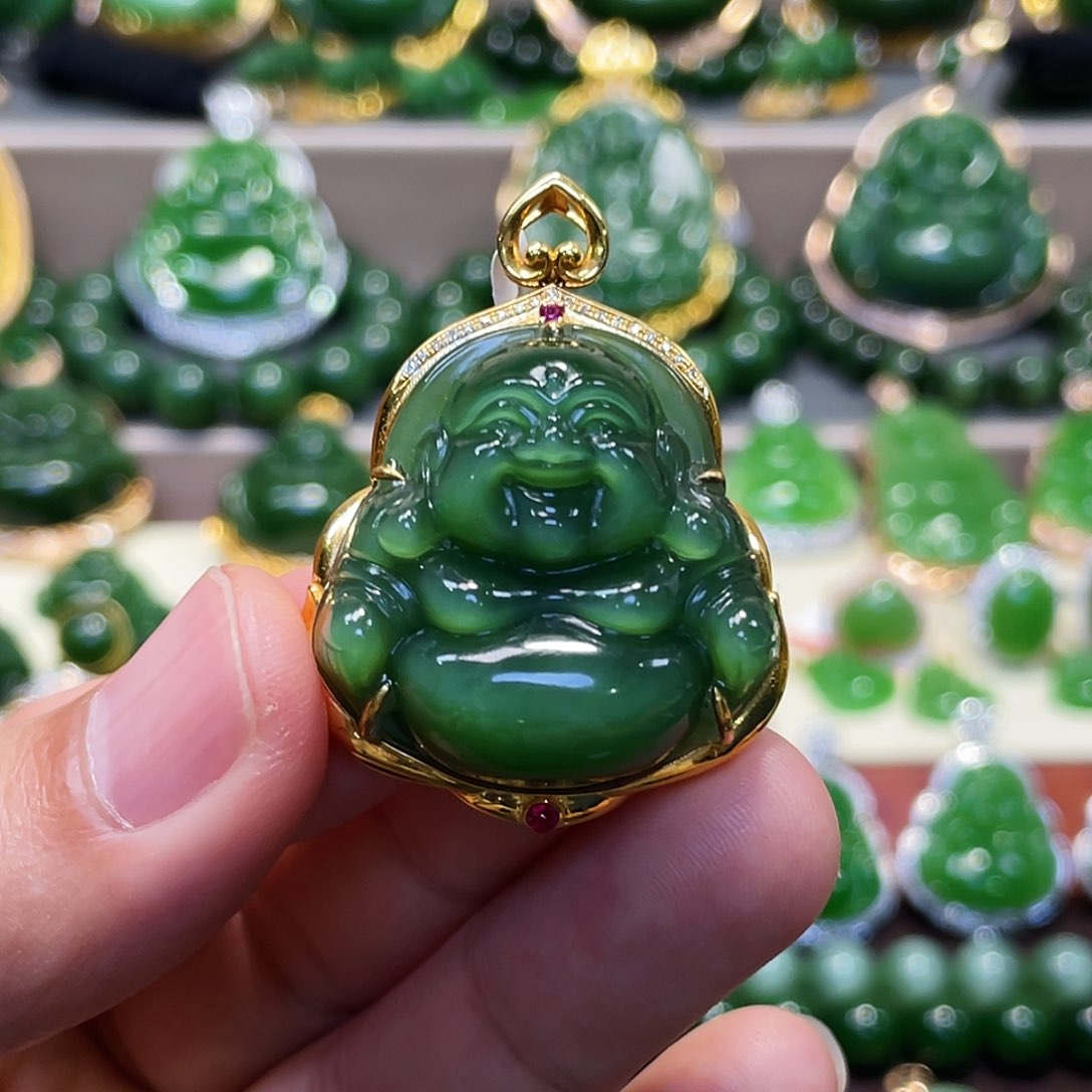 和田玉（碧玉）18K金镶嵌颈饰佛公30mm