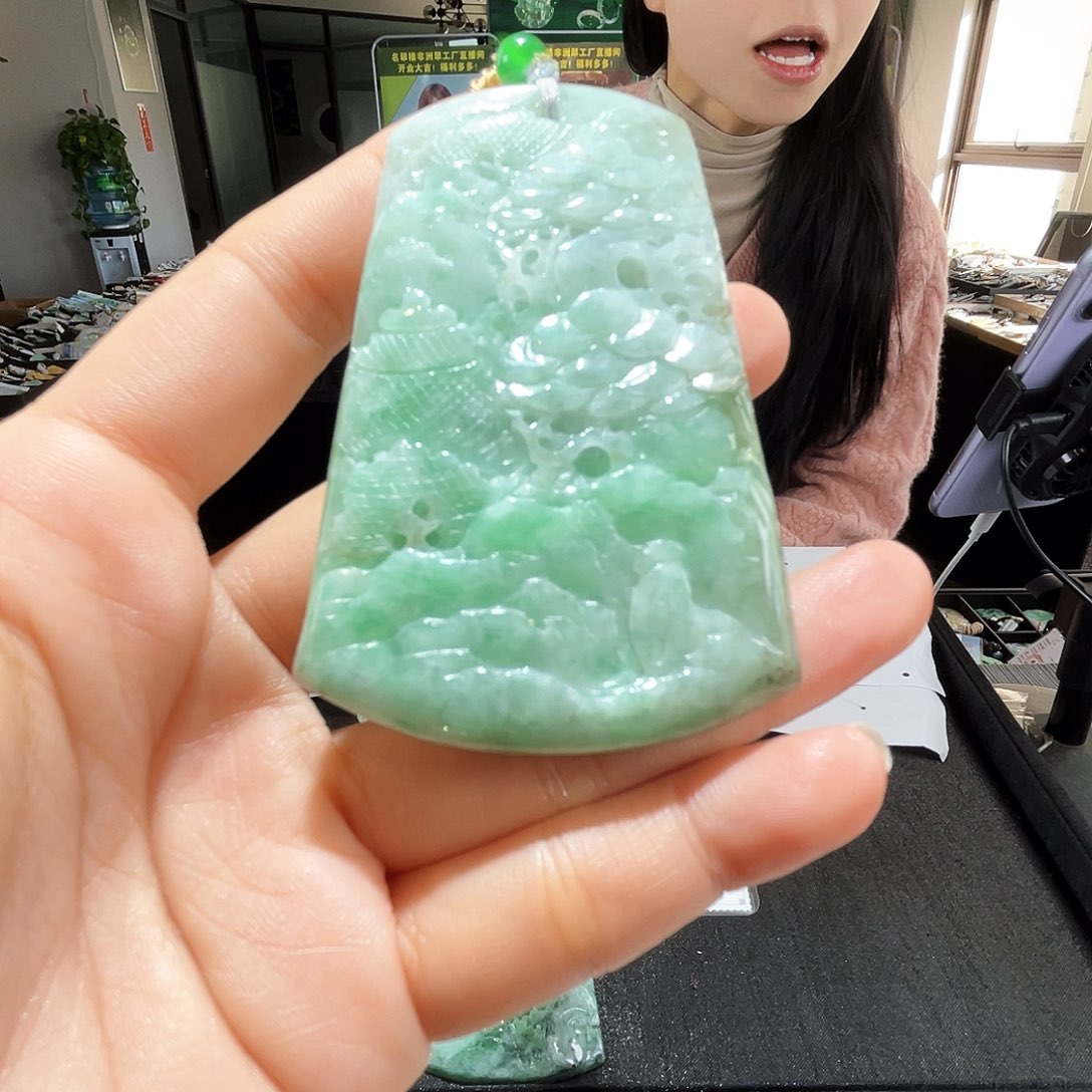 颈饰未镶嵌翡翠一