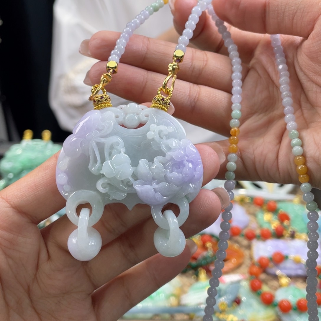 翡翠颈饰未镶嵌代编织