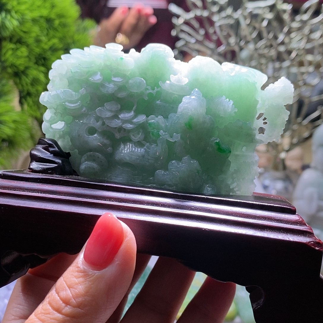 【闪购商品】翡翠颈饰未镶嵌山水