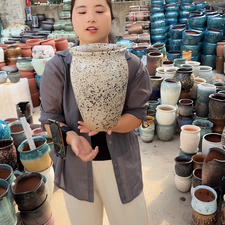 口20高29瑕疵一个盆子。 