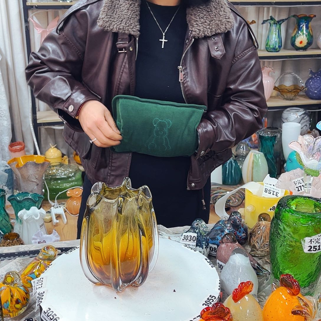 琥珀瓶家悦琉璃工艺品