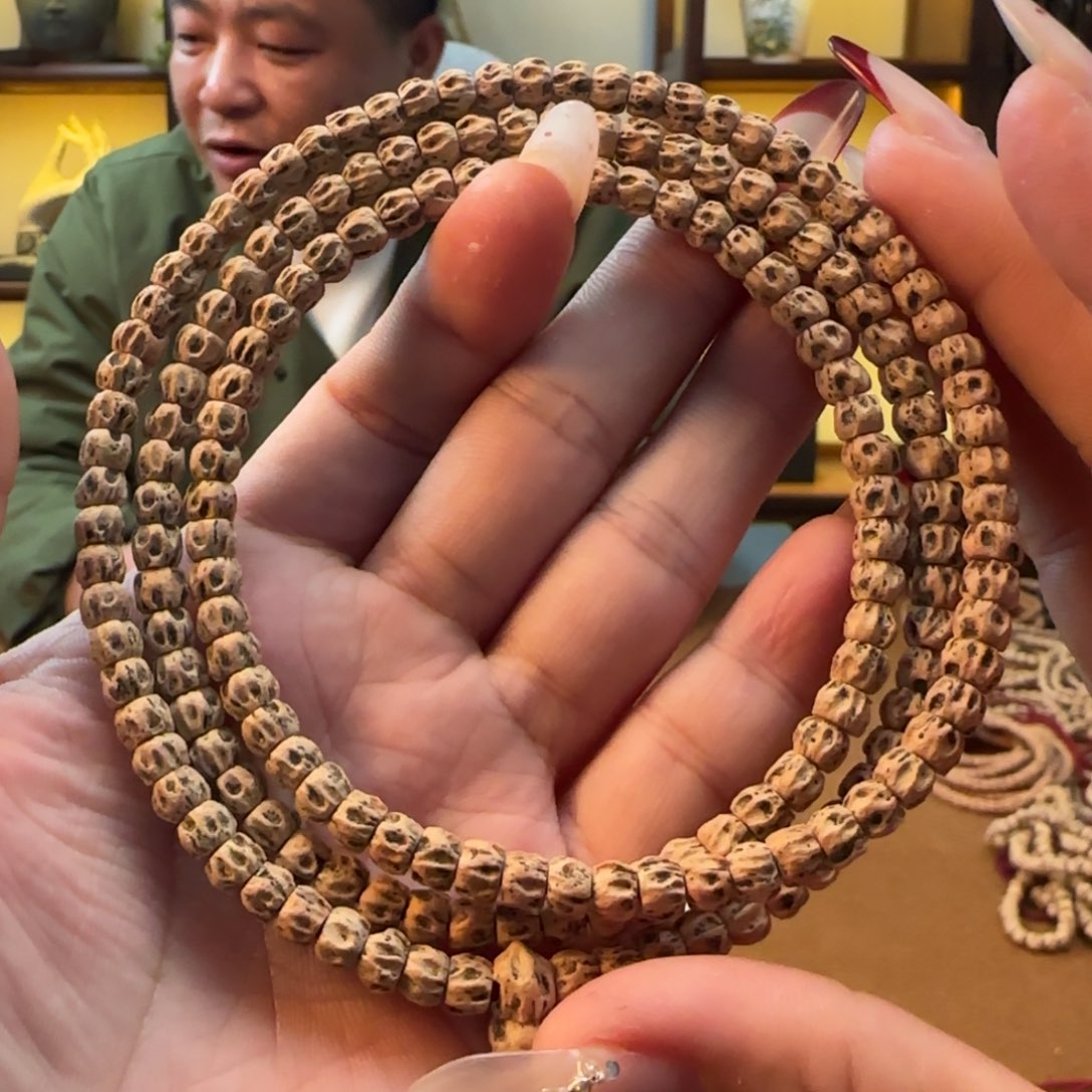 手串柏香籽/百香籽仞甲6左右