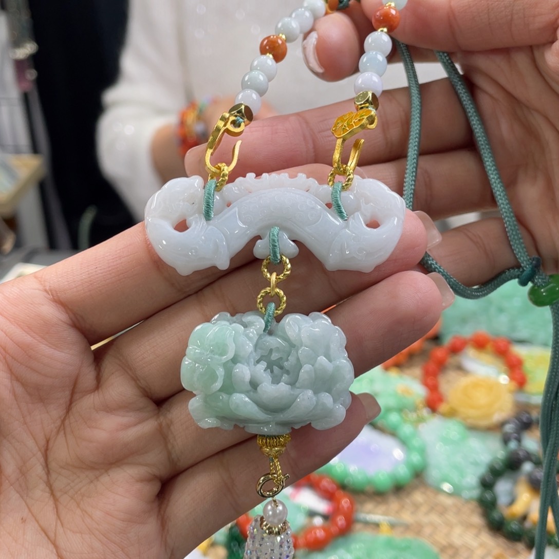 翡翠颈饰未镶嵌代编织