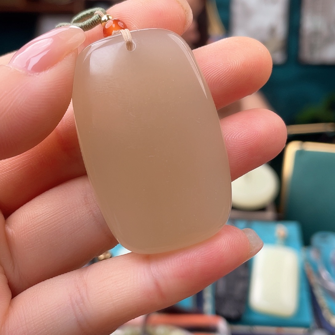 和田玉未镶嵌颈饰藕