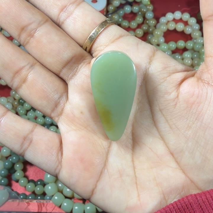 无***辈和田玉（糖玉）未镶嵌手链