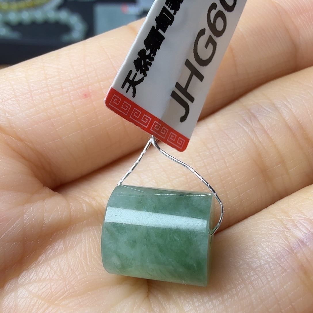 翡翠未镶嵌颈饰天然缅甸翡翠A货