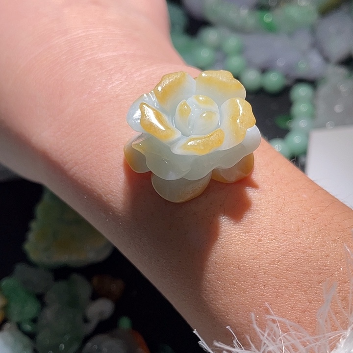 颈饰未镶嵌翡翠天