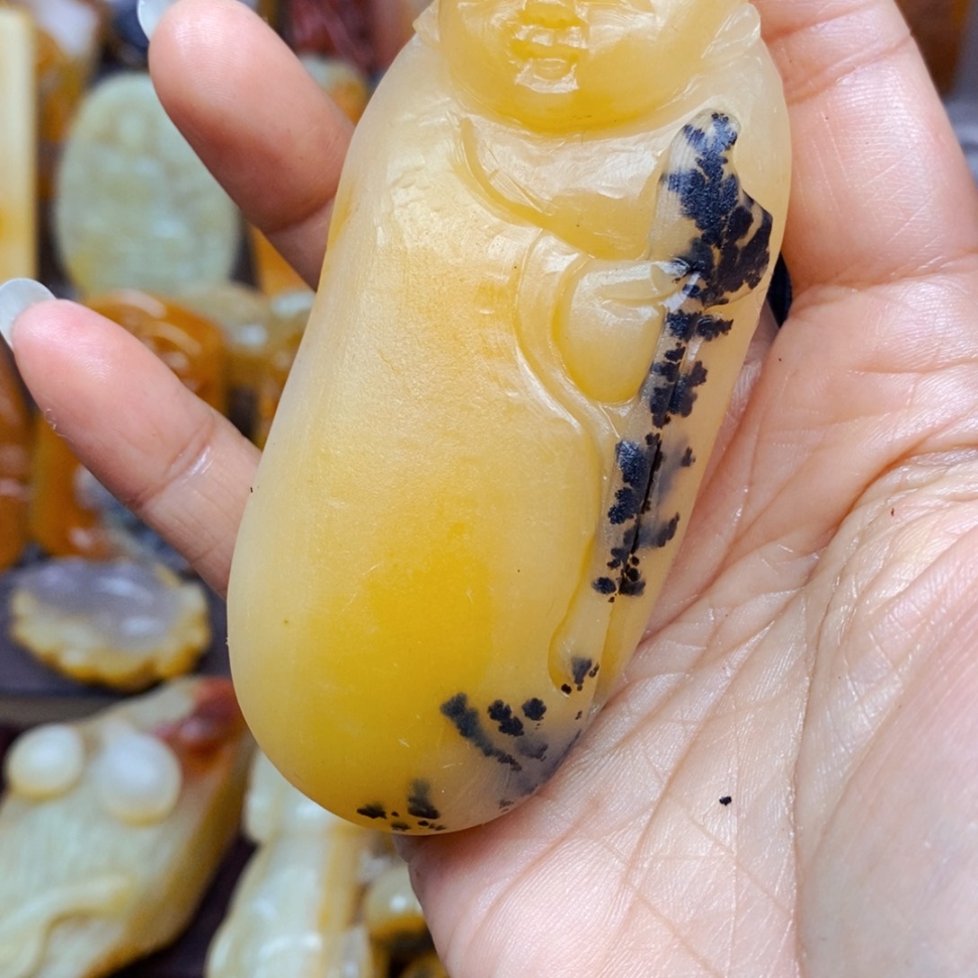 石英质玉未镶嵌颈饰