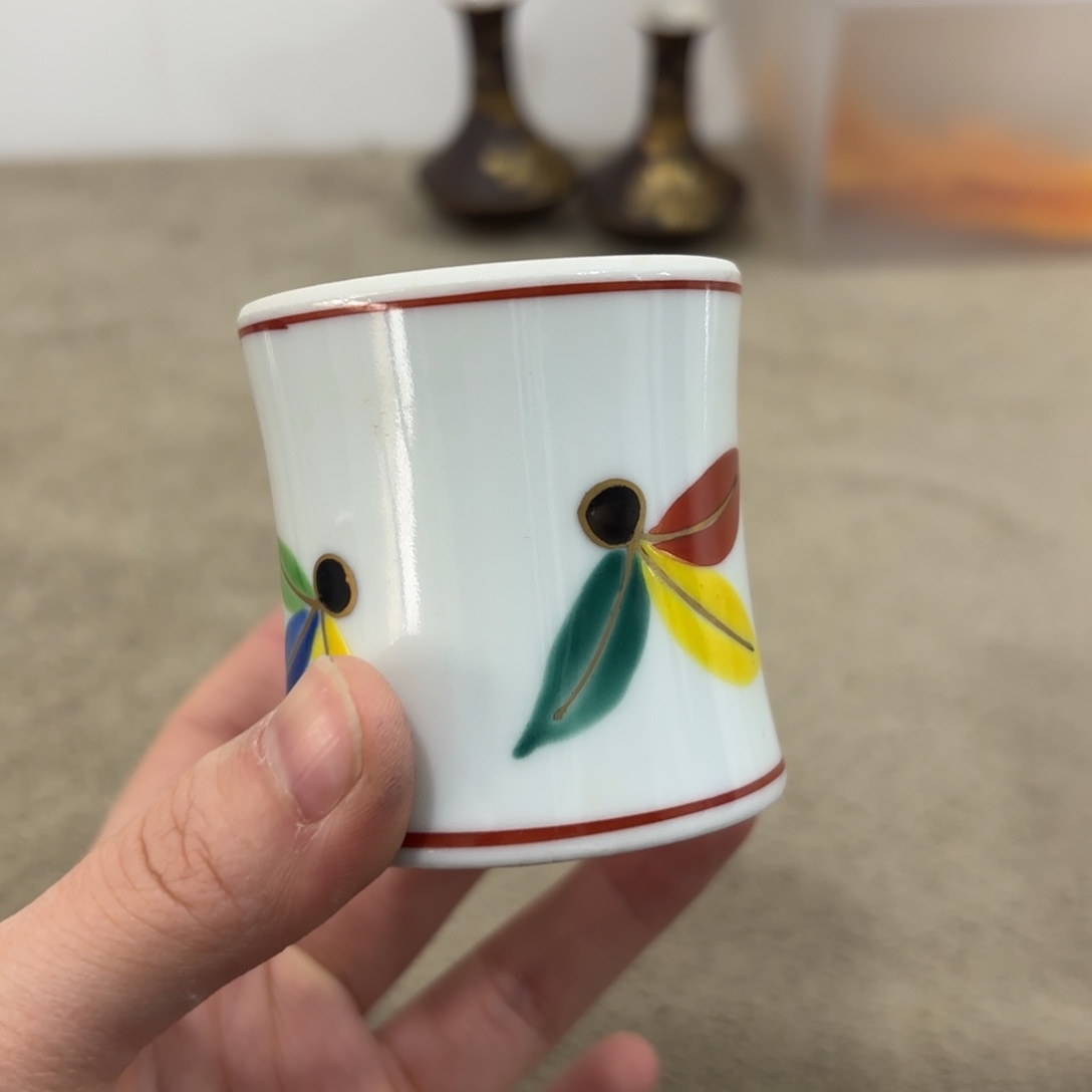 瓷片非常好看漂亮的物品 