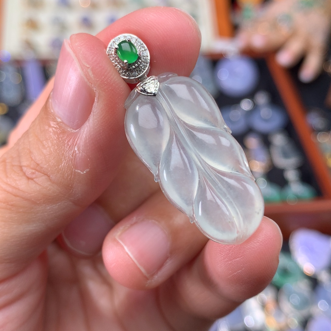 吊坠(不含链)18K金镶嵌翡翠