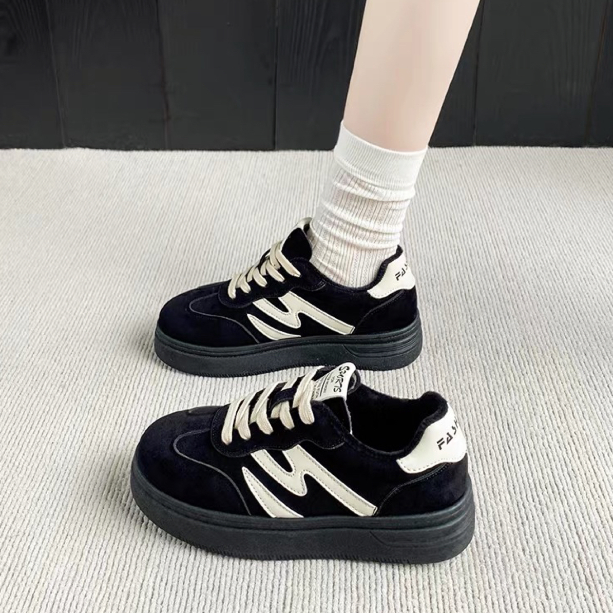 50017厚底德训鞋女复古百搭加绒保暖休闲运动板鞋秋冬季潮鞋