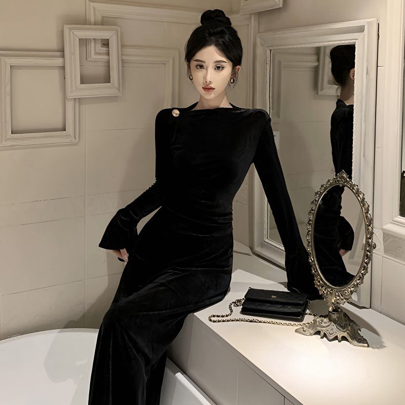 秋冬新款收腰显瘦丝绒连衣裙女黑色打底包臀长裙