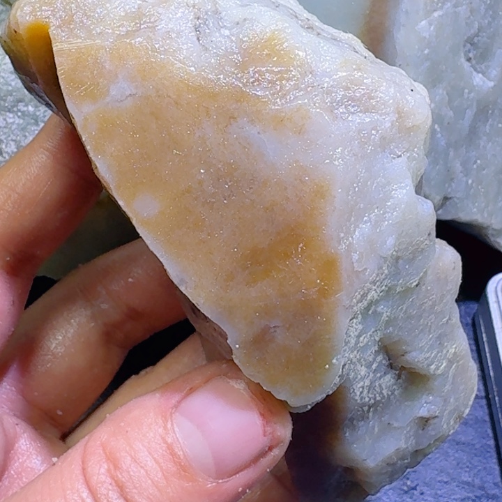 和田玉未镶嵌珠宝半成品