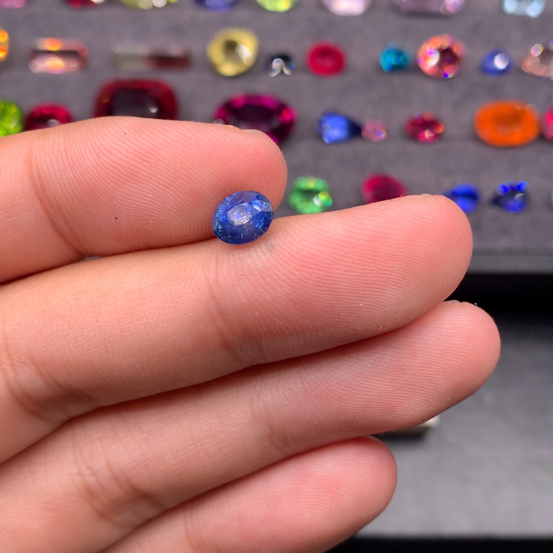 蓝宝石裸石未镶嵌1.5ct