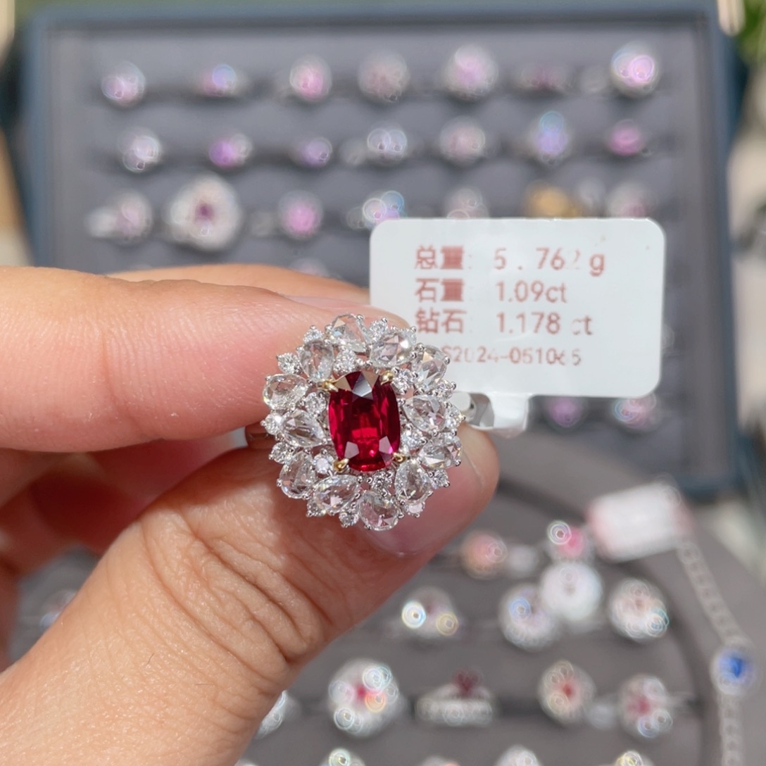 红宝石戒指18K金镶嵌1.09ct 无烧鸽血