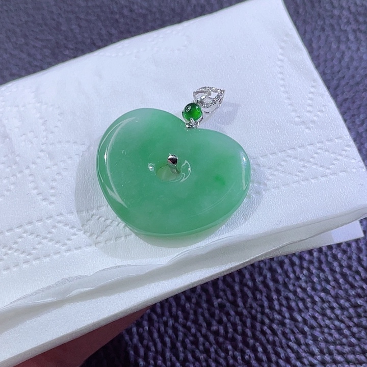 翡翠颈饰18K金镶嵌翡翠