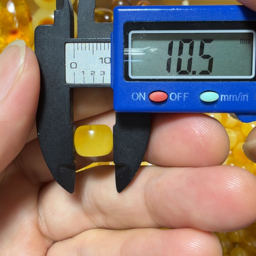 琥珀未镶嵌裸石成品