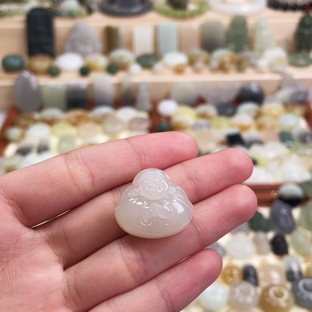 和田玉未镶嵌吊坠(赠链)