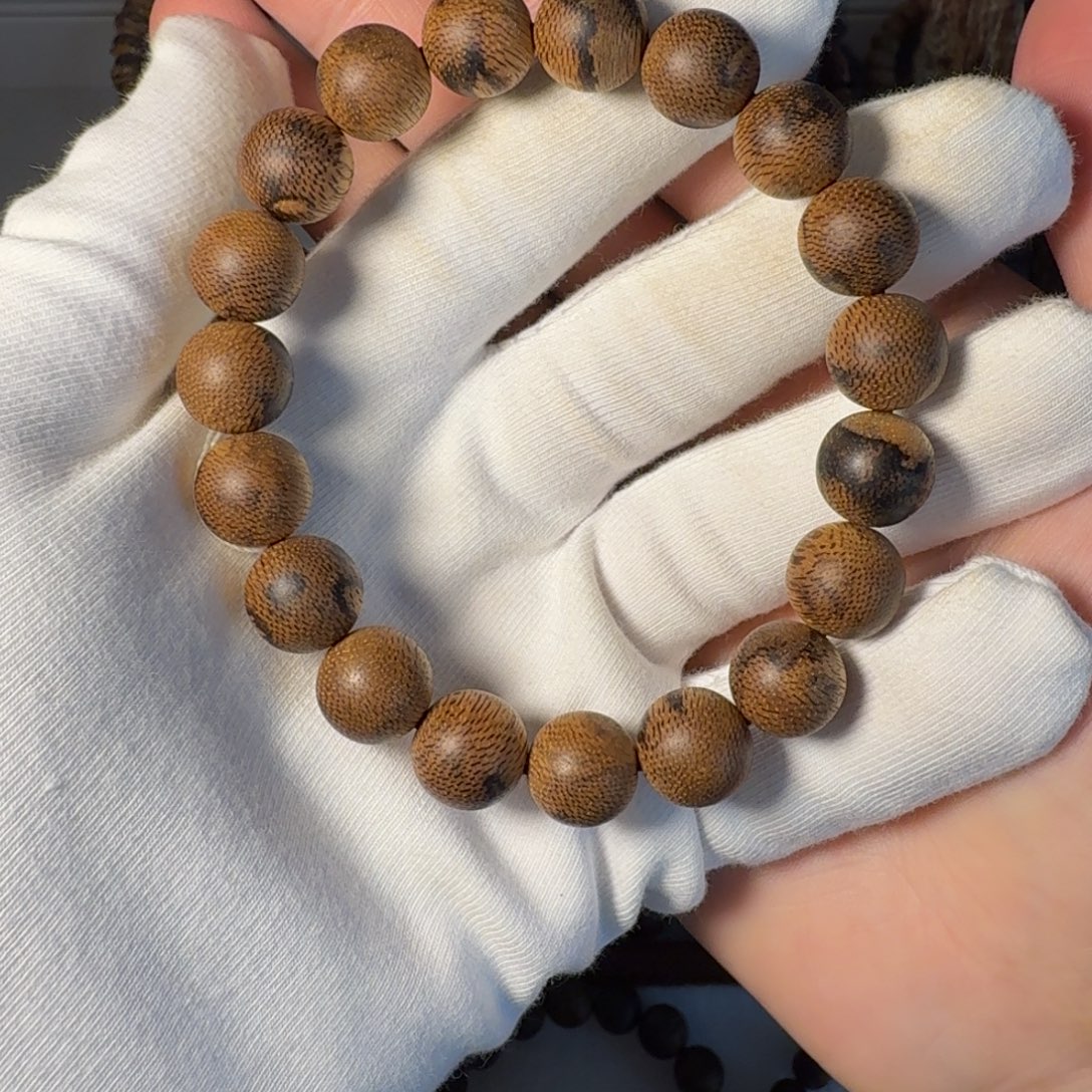 沉香沉香碎屑菩萨棋 11.1克