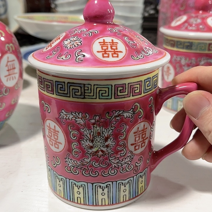 瓷片////景德镇陶瓷杯子。