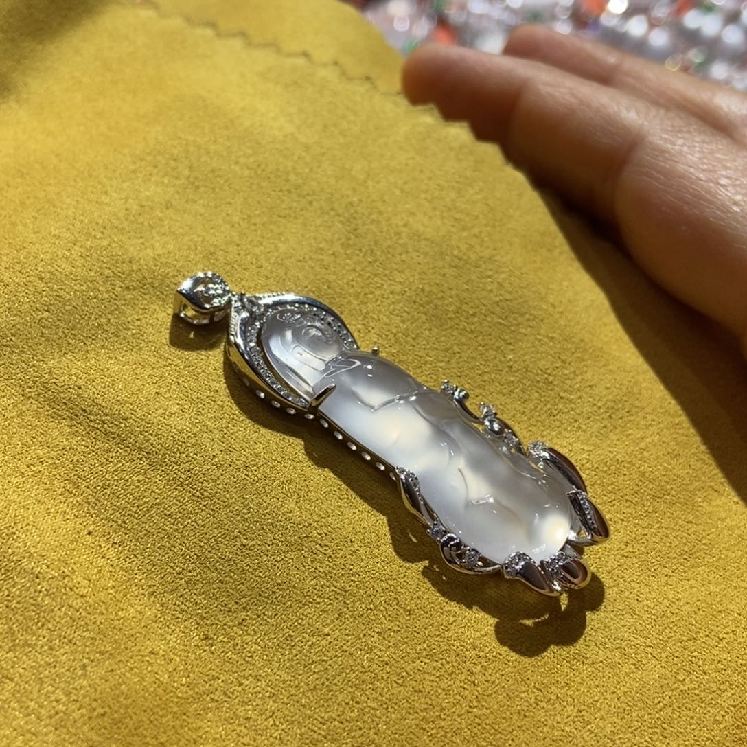 开***冉石英质玉银S925镶嵌颈饰