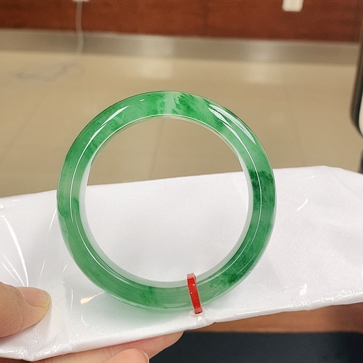 石英质玉（非洲翠）未镶嵌手镯